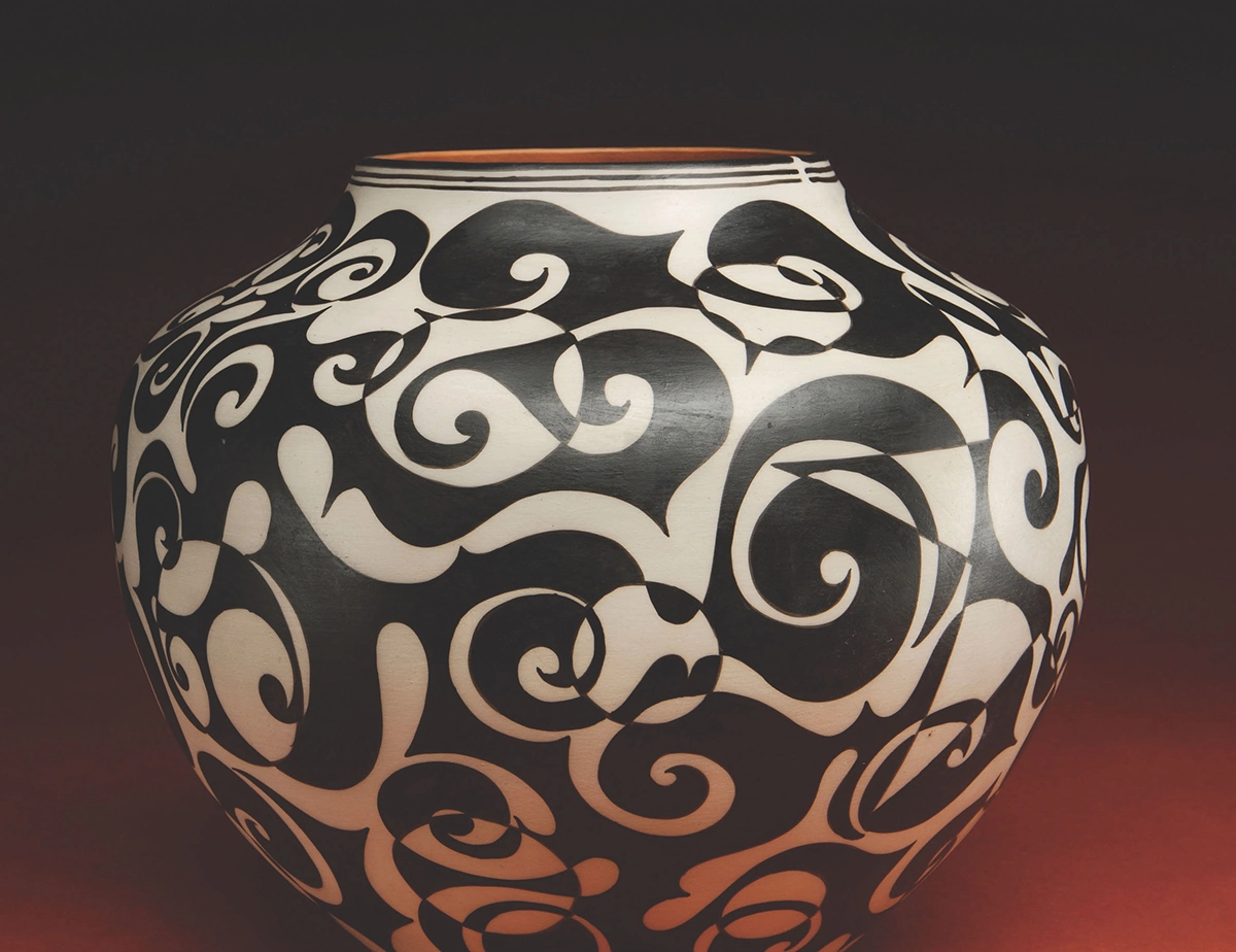 miac Black-and-white geometric patterned ceramic jar