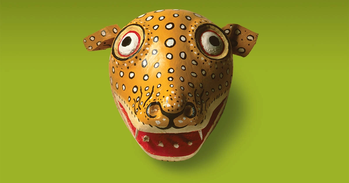 moifa Folk art mask painted with an animal face